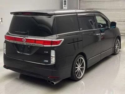 Nissan ELGRAND  с аукциона в Японии