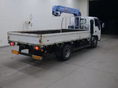 Isuzu ELF  с аукциона в Японии