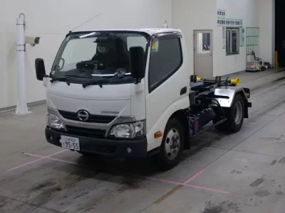 Toyota DYNA  с аукциона в Японии