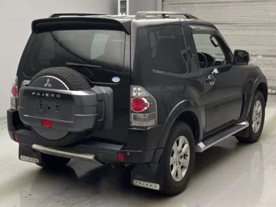 Mitsubishi PAJERO  с аукциона в Японии