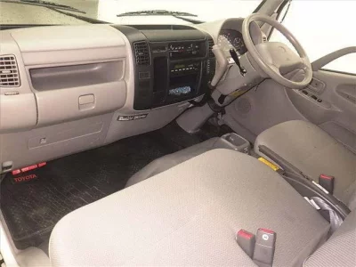 Toyota DYNA  с аукциона в Японии