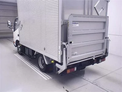 Toyota DYNA  с аукциона в Японии