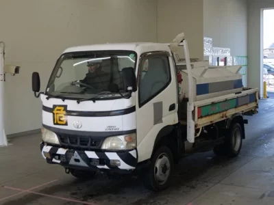 Toyota DYNA  с аукциона в Японии