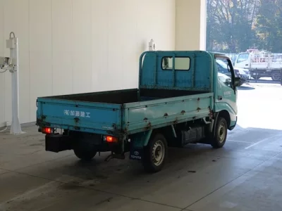 Toyota DYNA  с аукциона в Японии