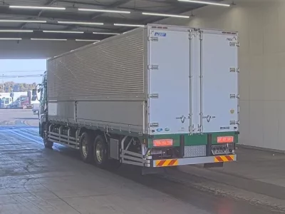 Nissan QUON  с аукциона в Японии