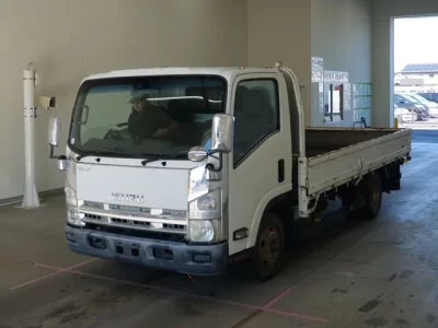 Isuzu ELF  с аукциона в Японии