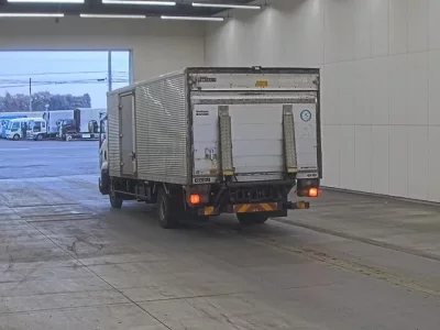 Isuzu FORWARD  с аукциона в Японии