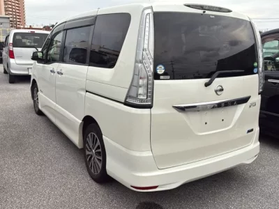 Nissan SERENA  с аукциона в Японии