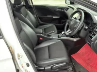 Honda GRACE лот № 25034 оценка 3.5  с аукциона в Японии 5