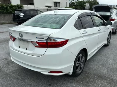 Honda GRACE  с аукциона в Японии