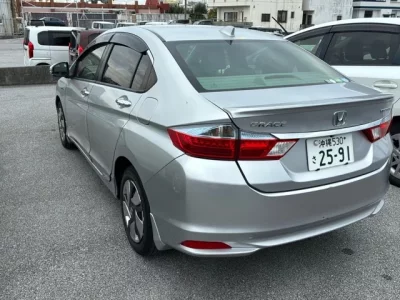 Honda GRACE  с аукциона в Японии