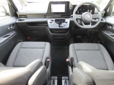 Nissan SERENA  с аукциона в Японии