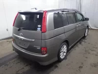 Toyota ISIS лот № 26002 оценка 3.5  с аукциона в Японии 2