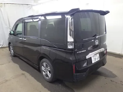 Honda STEP WAGON  с аукциона в Японии