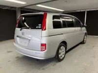 Toyota ISIS лот № 1031 оценка 3  с аукциона в Японии 5