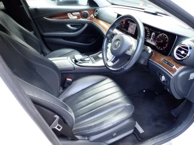Mercedes-Benz E CLASS  с аукциона в Японии