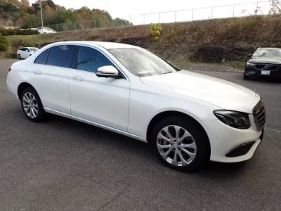 Mercedes-Benz E CLASS  с аукциона в Японии
