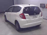 Honda FIT лот № 10105 оценка 3.5  с аукциона в Японии 3