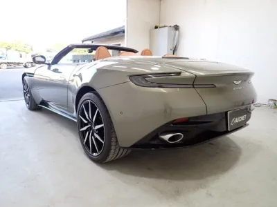 Aston Martin DB11