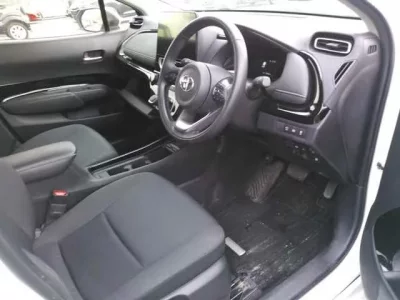 Toyota AQUA  с аукциона в Японии