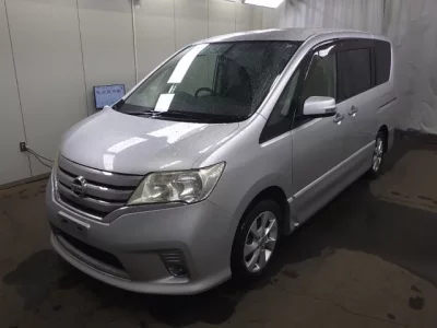 Nissan SERENA  с аукциона в Японии