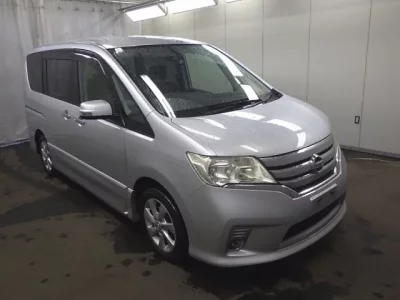 Nissan SERENA  с аукциона в Японии