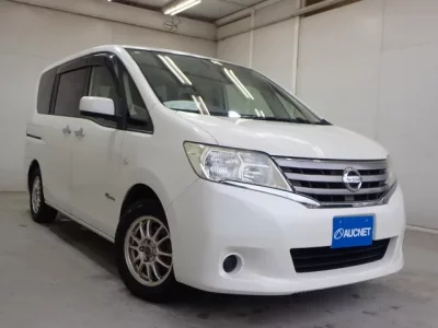Nissan SERENA  с аукциона в Японии