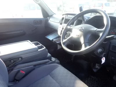 Nissan CARAVAN VAN  с аукциона в Японии