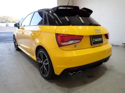 Audi S1