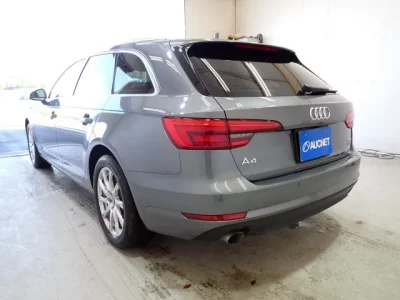 Audi A4  с аукциона в Японии