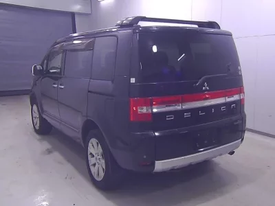 Mitsubishi DELICA D5