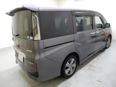 Honda STEP WAGON  с аукциона в Японии