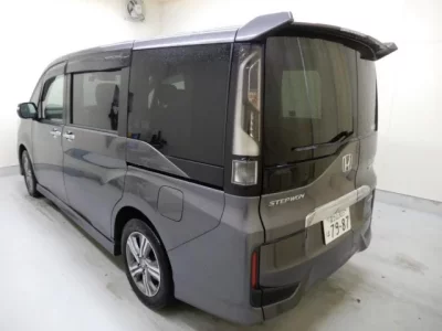 Honda STEP WAGON  с аукциона в Японии