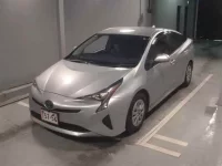 Toyota PRIUS лот № 8047 оценка R  с аукциона в Японии 3