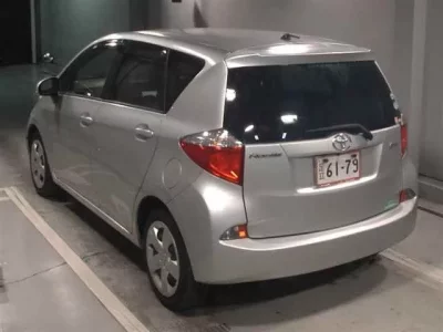 Toyota RACTIS  с аукциона в Японии