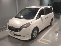 Honda STEP WAGON лот № 8122 оценка 3.5  с аукциона в Японии 3