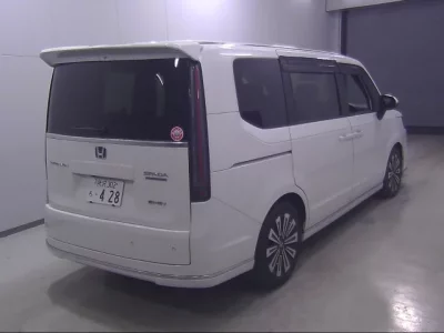 Honda STEP WAGON  с аукциона в Японии