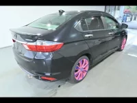 Honda GRACE лот № 20049 оценка R  с аукциона в Японии 2