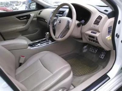 Nissan TEANA  с аукциона в Японии