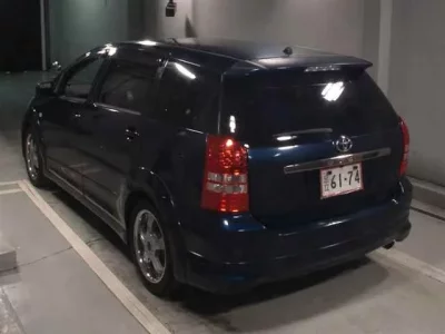 Toyota WISH  с аукциона в Японии