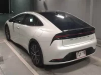 Toyota PRIUS лот № 8210 оценка 4.5  с аукциона в Японии 1