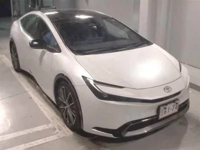 Toyota PRIUS  с аукциона в Японии