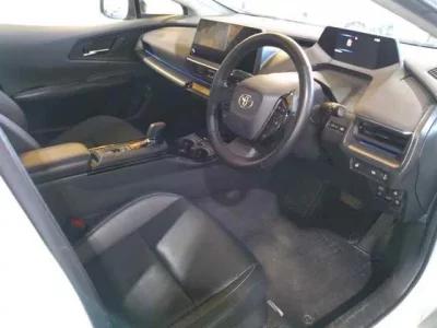 Toyota PRIUS  с аукциона в Японии