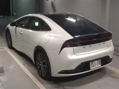 Toyota PRIUS  с аукциона в Японии