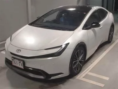 Toyota PRIUS  с аукциона в Японии