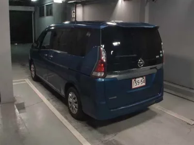 Nissan SERENA  с аукциона в Японии
