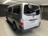 Nissan CARAVAN VAN лот № 5002 оценка 3  с аукциона в Японии 1
