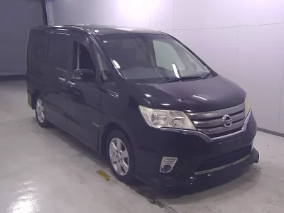 Nissan SERENA  с аукциона в Японии