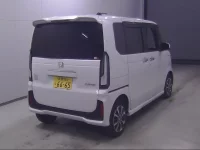 Honda N BOX лот № 10388 оценка 5  с аукциона в Японии 2