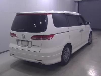 Honda ELYSION  с аукциона в Японии
